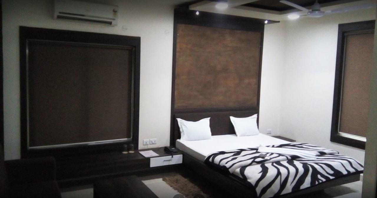 City Surya Hotel Gaya Exterior photo